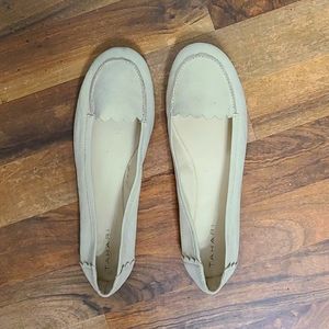 Womens Tahari loafers